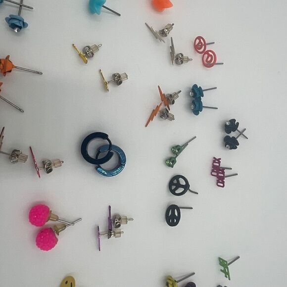 Earring Lot - 20 Pair and 8 Singles of Fun and Funky Stud Earrings - Picture 11 of 11